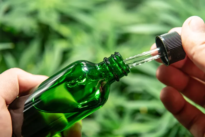 Understanding the differences between cannabis oil and tincture